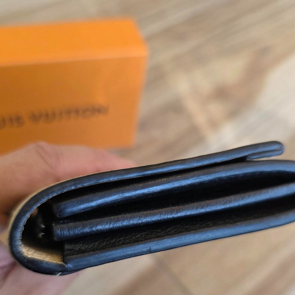 Louis Vuitton Portefeiulle Lock Me II Creme/Black Long Flap Wallet - Picture 4 of 13
